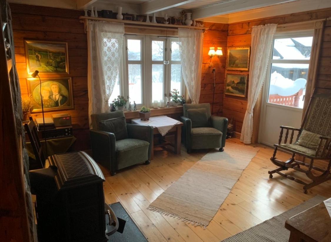 100 Years Old Norwegian Log House In Tromso Villa Exterior photo